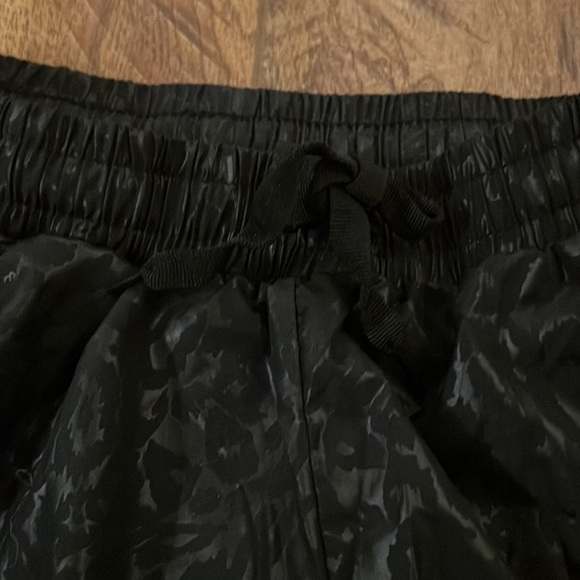 Zyia Active Bomber Medium Shorts Black Animal Metallic - Picture 5 of 13